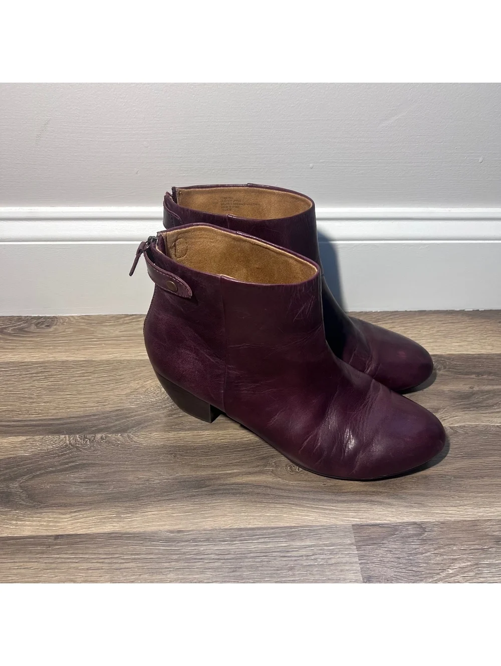Coach these burgundy